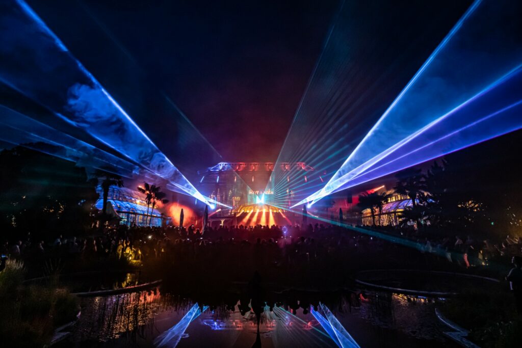 Activity Lasershow - Das Verrückte Zeichenspiel Mit Laserpointern Für Partys